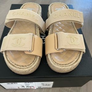 💯 Authentic Chanel sandals
